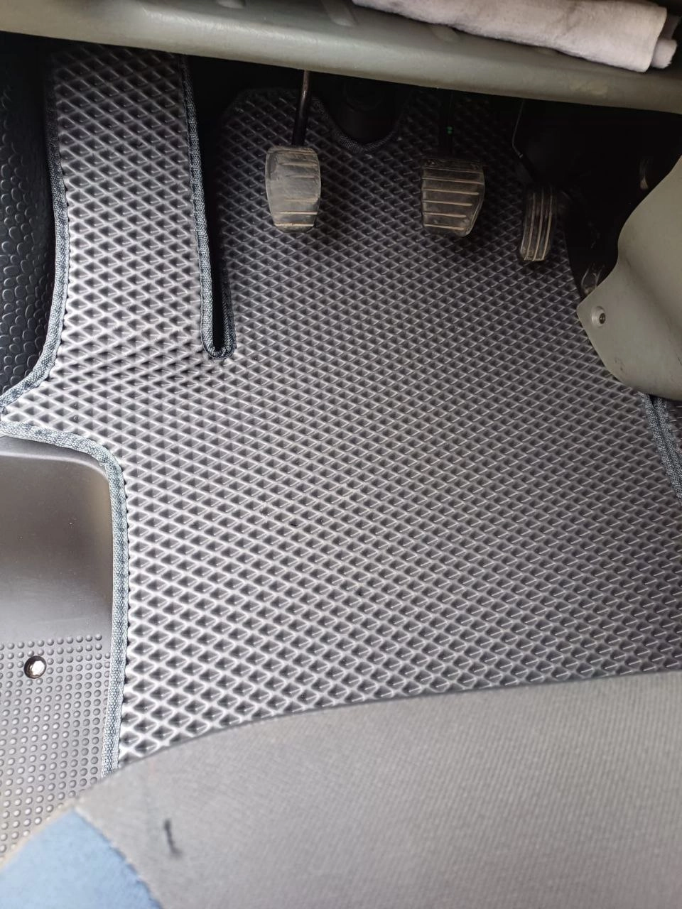 коврики эва для renault-trafic-ii-resta-2006-2014_03-05-24_10-36-15_844.webp