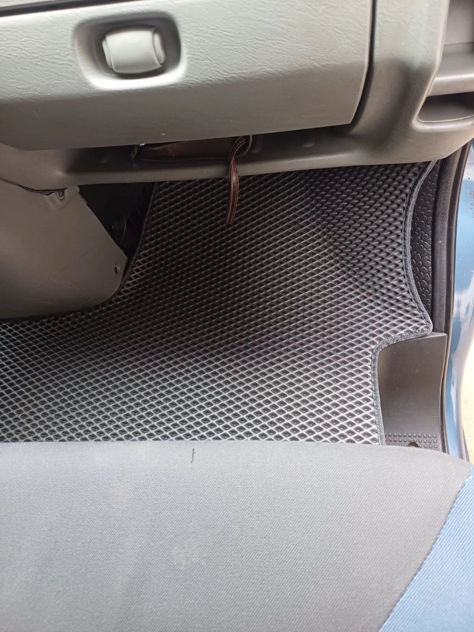коврики эва для renault-trafic-ii-resta-2006-2014_03-05-24_10-36-24_976.webp
