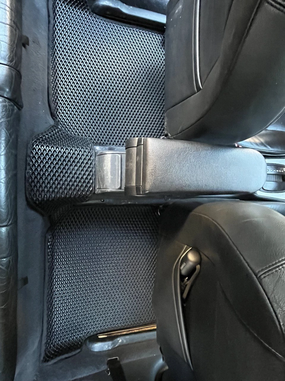 коврики эва для skoda-octavia-tour-a4-2000-2011_07-03-24_02-36-33_892.webp