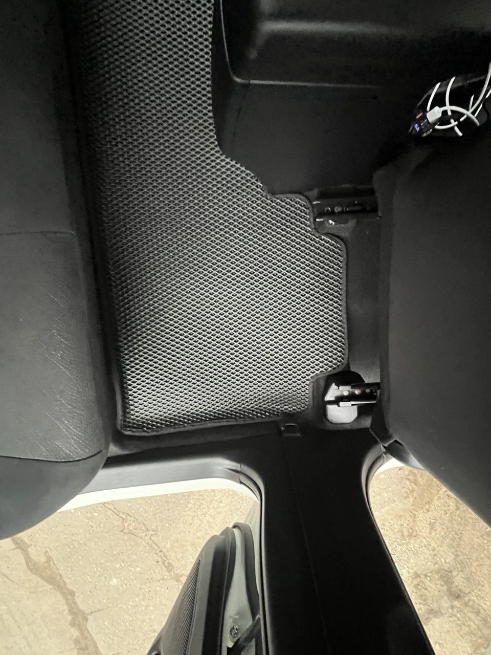 коврики эва для toyota-corolla-axio-xi-rest-ii-prav-rul-2017-n-v-g_17-06-24_06-11-06_256.webp