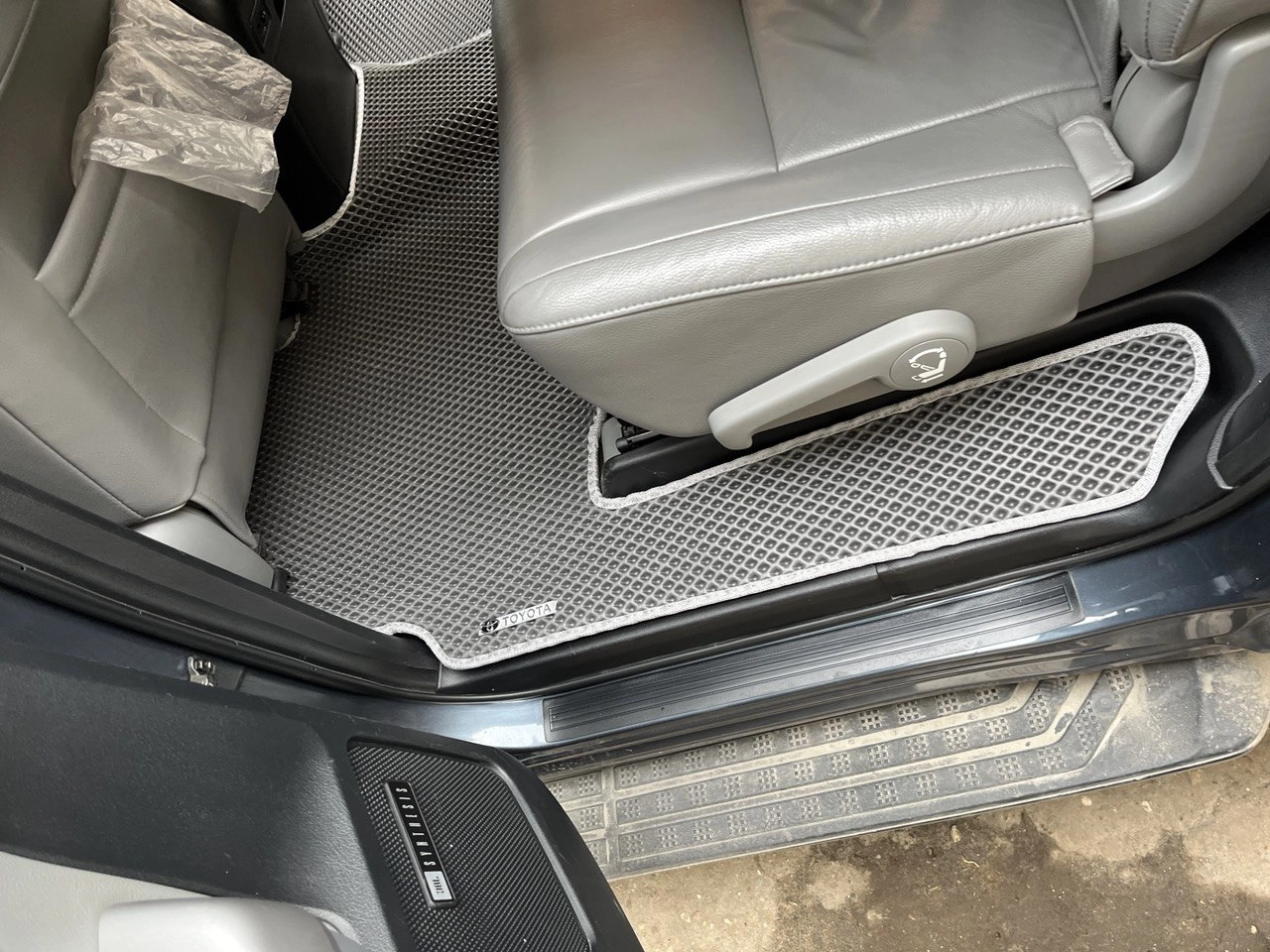 коврики эва для toyota-sequoia-ii-2008-2017_10-05-24_12-42-43_475.webp