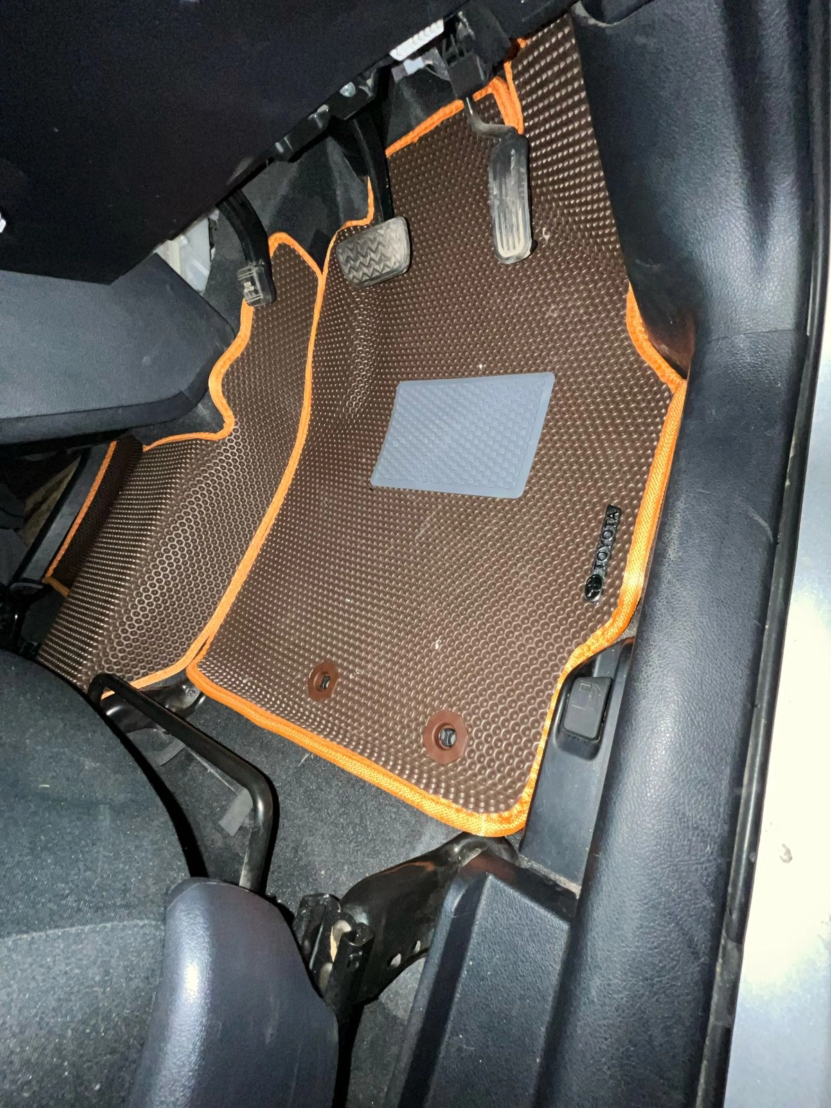 коврики эва для toyota-sienta-ii-pravyy-rul-2015-2018_07-04-25_01-56-09_253.webp